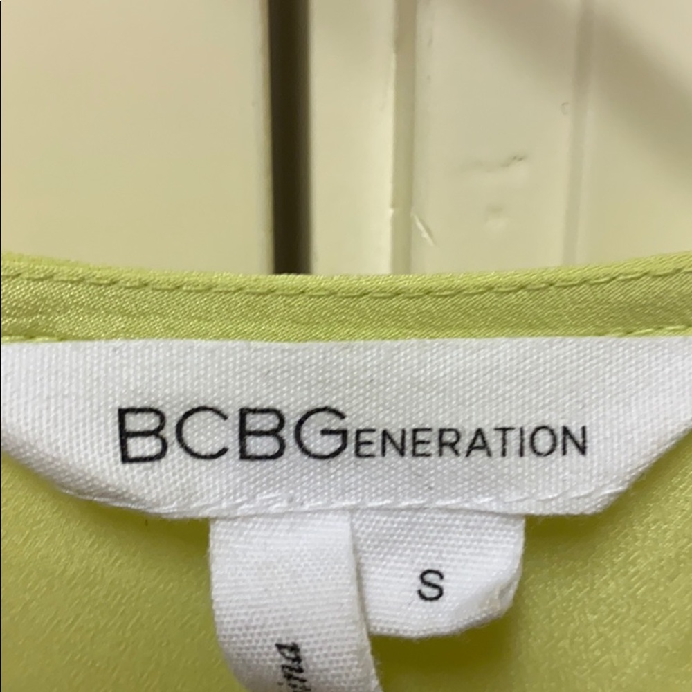 BCBGeneration cross drape front top - Picture 10 of 10